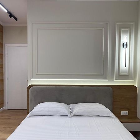 Gem In The Heart Of Tirana Appartement Buitenkant foto